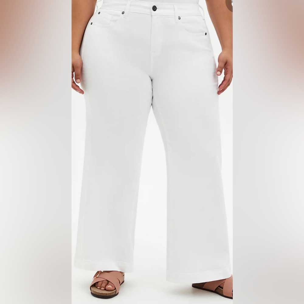 Wide Leg Stretch White Jeans